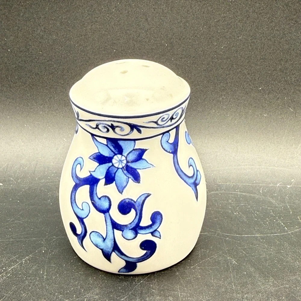 Ralph Lauren Mandarin Blue Pepper Shaker Floral Chinoiserie Traditional Classic